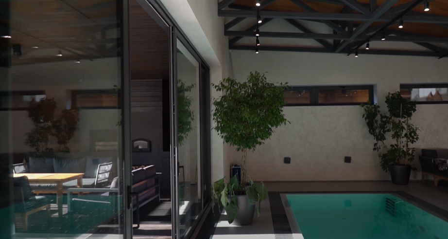 Установка раздвижных алюминиевых дверей